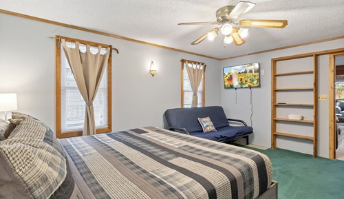 House, Multiple Beds, Patio (Fireside Landing)
