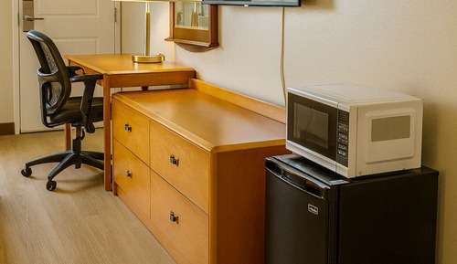 Deluxe Room, 1 King Bed, Smoking, Bathtub