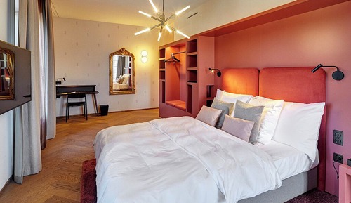 Junior Suite, Patio, Lake View