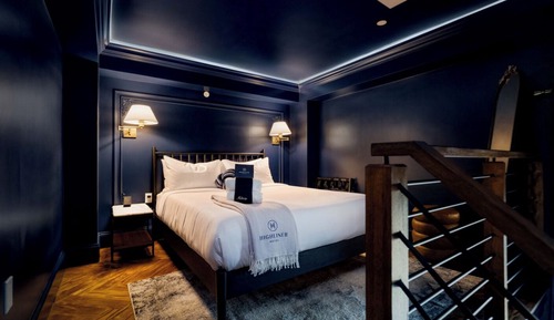 Lofted Queen Suite-Room 8