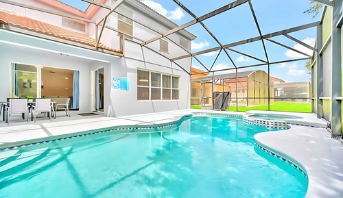 House (6 Bedrooms)