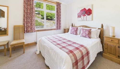 Standard Double Room, Ensuite, Mountain View (Badninish)