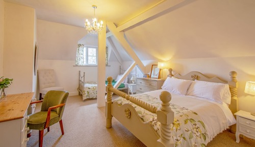 Superior Triple Room, Multiple Beds, Shared Bathroom, Partial Lake View (Baskerville (2nd floor))