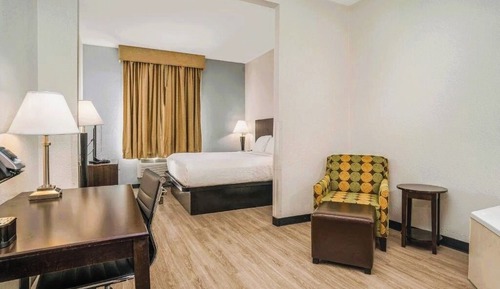 Deluxe Room, 1 King Bed, Jetted Tub