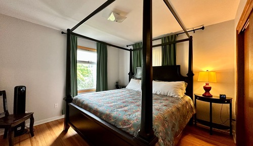 Superior House, Balcony