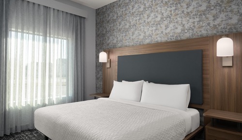 Suite, 1 King Bed, Accessible, Bathtub (Washer/Dryer)
