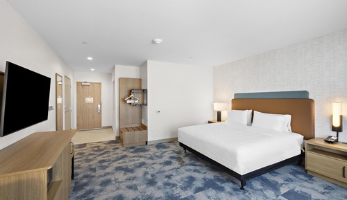 Room, 1 King Bed, Accessible (Mobility & Hearing, Roll-In Shower)