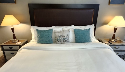 Luxury Suite, 1 King Bed, City View