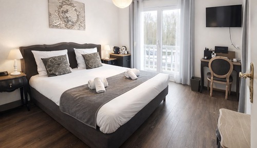 Superior Double Room, Balcony, Pool View