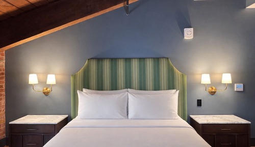 Premium Room, 1 King Bed, Private Bathroom