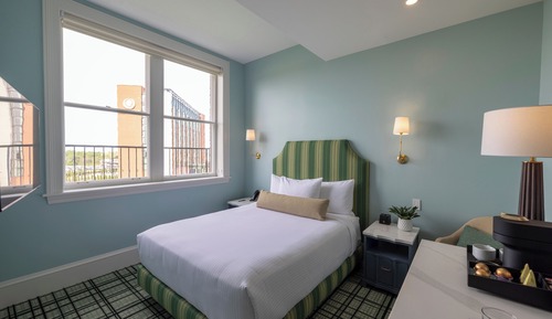 Standard Room, 1 Queen Bed