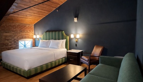 Deluxe Room, 1 King Bed