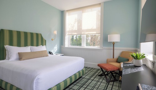 Standard Room, 1 King Bed