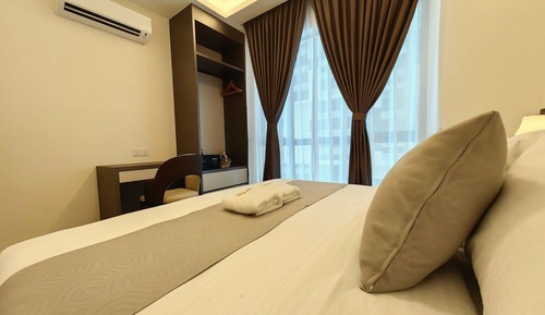 Family Suite, 3 Bedrooms, Partial Sea View