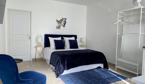 Classic Studio, 1 Queen Bed, Pool Access, Annex Building