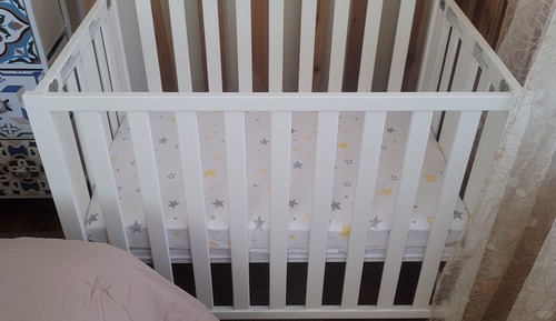 Room, 1 Queen Bed, 1 Shared Bath