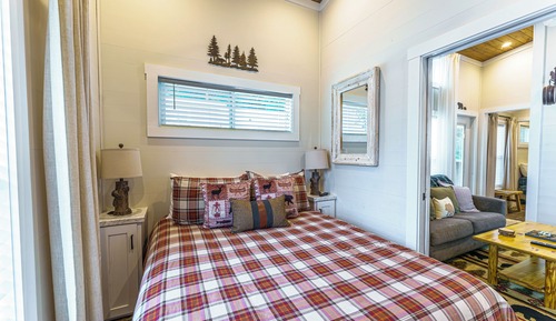 2 Bed/1 Bath - No Pets, Sleeps 4