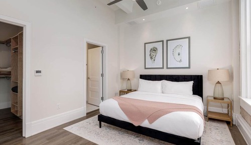 Signature Condo, 2 Bedrooms, Kitchen, Courtyard View