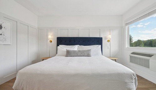 Double Room, 1 King Bed, Kitchenette, Lake View