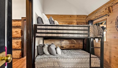 Hideaway Lodge