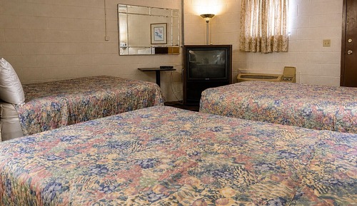 Room, Smoking (3 Full Beds)