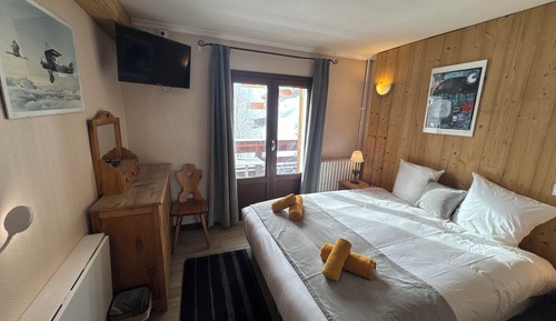 Classic Double Room, Balcony, Mountain View
