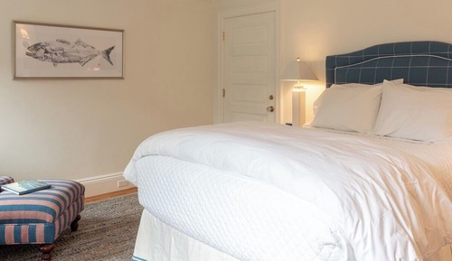 Luxury Room, 1 Queen Bed, Non Smoking, Private Bathroom