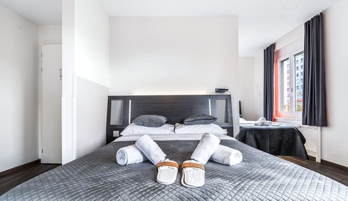 Family Triple Room, City View