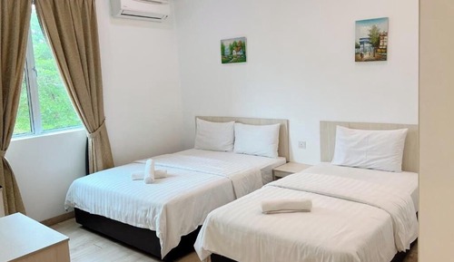 Deluxe Triple Room, City View