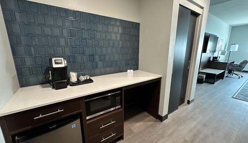 Standard Room, 1 King Bed, Accessible, Refrigerator & Microwave