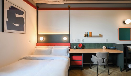 Standard Room, 1 Queen Bed