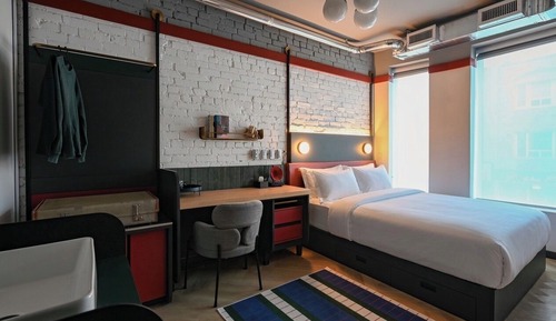 Standard Studio Suite, 1 Queen Bed