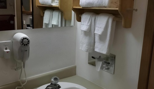 Standard Room, 1 King Bed, Non Smoking (Pet Friendly)