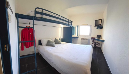 Economy Triple Room