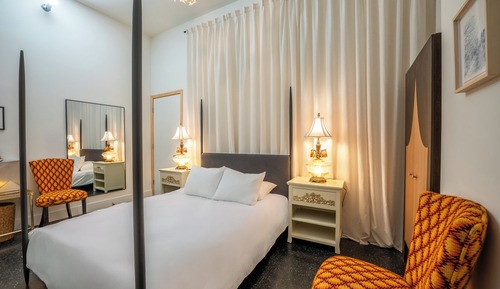 Hotel Narcissus - Room 4