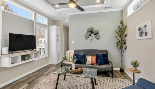 House, 1 Queen Bed with Sofa bed, Patio (Byrd 5 Little Byrd House)