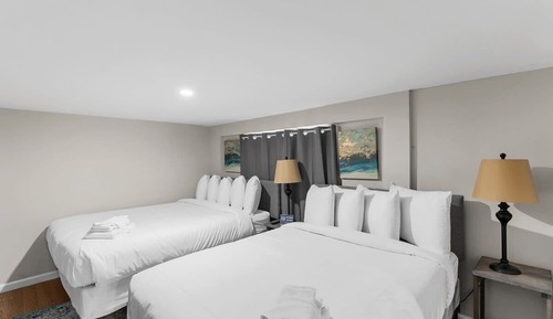 Apartment, Multiple Beds, Patio, Garden View (Broadmoor Bungalow - Unit B)