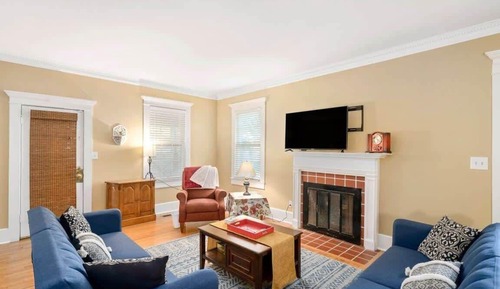 House, Multiple Beds, Patio, Garden View (Cali St Rocket City Residence)