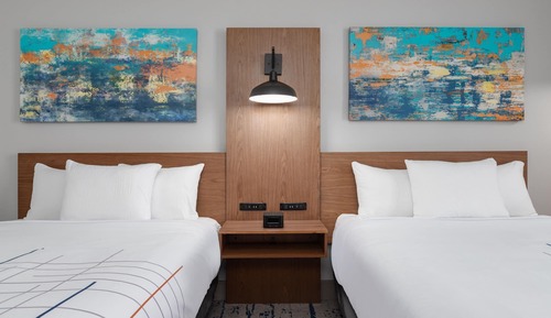 Room, 2 Queen Beds, Mobility Accessible, Non Smoking (Roll-in Shower)