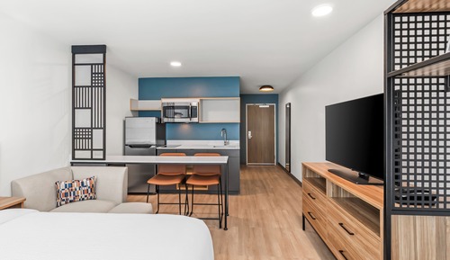 Studio, 1 Queen Bed (Hearing Accessible)