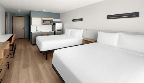 Studio, 2 Queen Beds (Hearing Accessible)