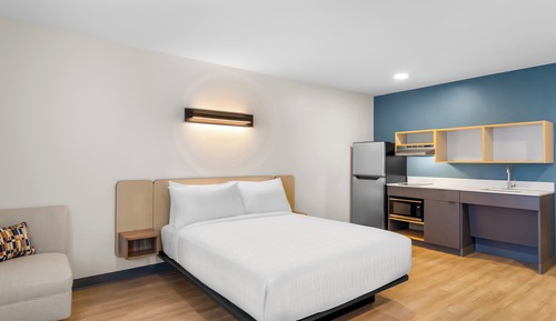 Studio, 1 Queen Bed (Mobility Accessible, Tub)