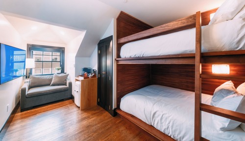 Queen Bunk -  Allen Street View