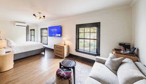 King Suite - College View