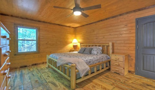 Modern Blue Ridge Cabin with Private Hot Tub
