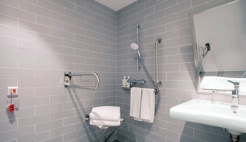 Standard Room, 1 King Bed, Accessible (Free Breakfast)
