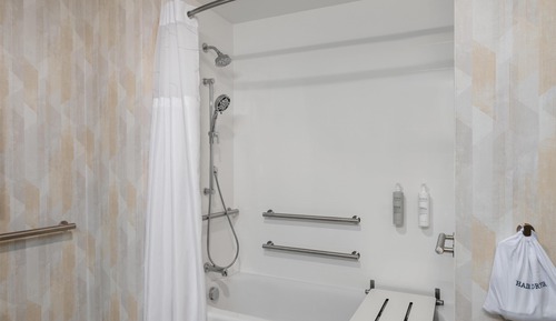 Room, 2 Queen Beds, Accessible, Bathtub