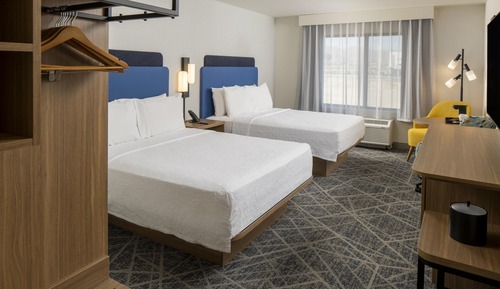 Room, 2 Queen Beds, Accessible (Roll-In Shower)