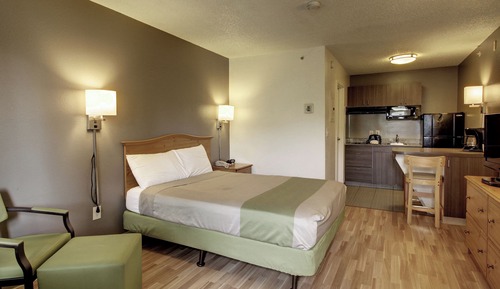 Standard Room, 1 Queen Bed, Non Smoking