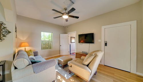House (2 Bedrooms)